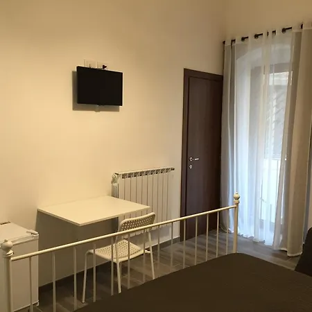 לינה וארוחת בוקר 62 Marinai