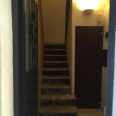 לינה וארוחת בוקר 62 Marinai